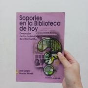 Soportes en la biblioteca de hoy (detalle)