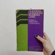 La sociedad y la educacion en America Latina (det.) (in Spanish)