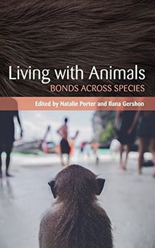portada Living With Animals: Bonds Across Species (en Inglés)