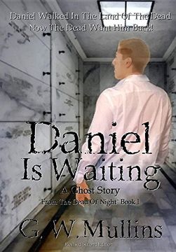 portada Daniel is Waiting a Ghost Story (From the Dead of Night) (en Inglés)