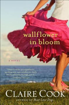 portada wallflower in bloom: life with my soulful chickens (en Inglés)