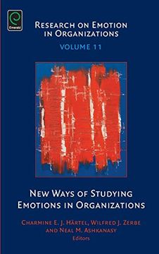 portada New Ways of Studying Emotions in Organizations (Research on Emotion in Organizations, 11) (in English)