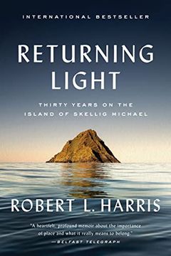 portada Returning Light: Thirty Years on the Island of Skellig Michael (en Inglés)