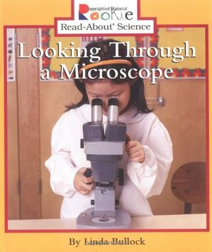 portada Looking Through a Microscope (in English)