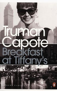 portada Breakfast at Tiffany's: With House of Flowers (Penguin Modern Classics) (en Inglés)