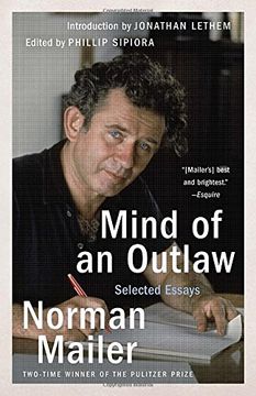 portada Mind of an Outlaw: Selected Essays 