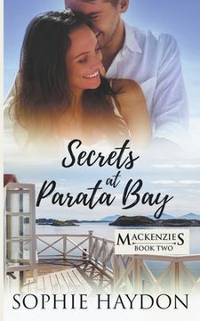 portada Secrets at Parata Bay (in English)