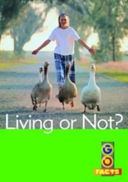 portada Living or Not (First Facts Level 1)