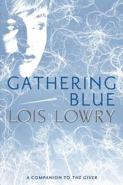 portada gathering blue (en Inglés)