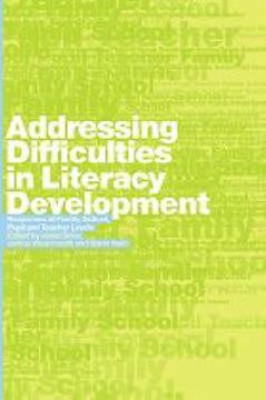 portada addressing difficulties in literacy development: responses at family, school, pupil and teacher levels (en Inglés)