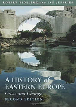 portada A History of Eastern Europe: Crisis and Change (en Inglés)