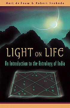portada Light on Life: An Introduction to the Astrology of India (en Inglés)