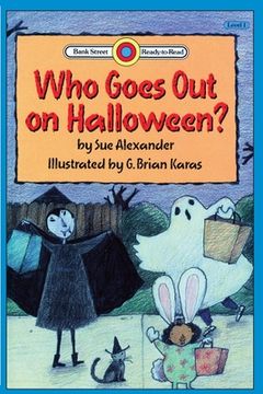 portada Who Goes Out on Halloween?: Level 1 (in English)