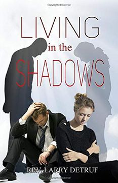 portada Living in the Shadows (en Inglés)