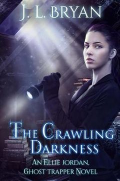 portada The Crawling Darkness (en Inglés)