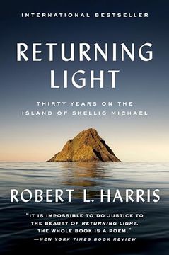 portada Returning Light: Thirty Years on the Island of Skellig Michael