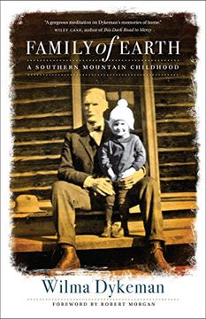 portada Family of Earth: A Southern Mountain Childhood (en Inglés)