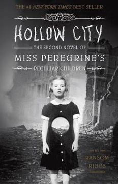 Hollow City: The Second Novel of Miss Peregrine's Peculiar Children (en Inglés)