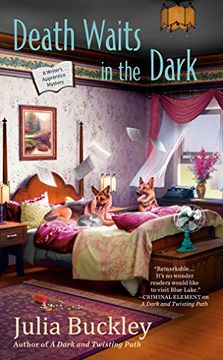 portada Death Waits in the Dark (a Writer's Apprentice Mystery) 