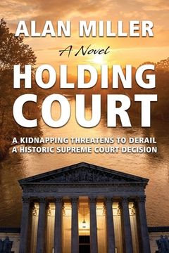 portada Holding Court (en Inglés)