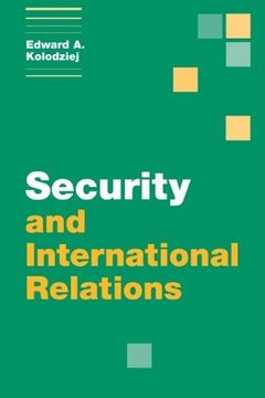 portada Security and International Relations (Themes in International Relations) (en Inglés)