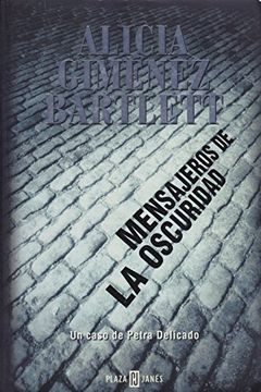 portada Mensajeros en la Oscuridad (in Spanish)