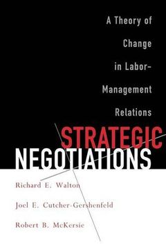 portada Strategic Negotiations: A Theory of Change in Labor-Management Relations (Cornell Paperbacks) (en Inglés)