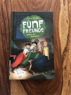 portada Fünf Freunde Wittern ein Geheimnis (in German)