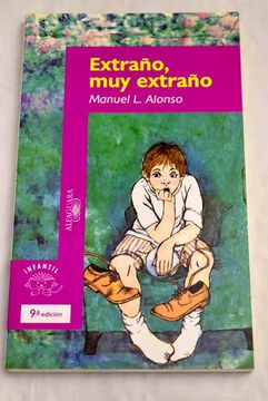 portada Extraño, muy Extraño (in Spanish)