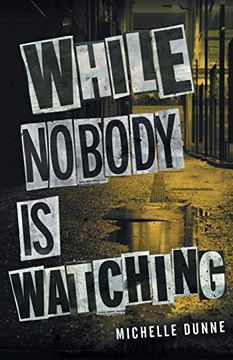 portada While Nobody is Watching (en Inglés)