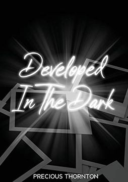 portada Developed in the Dark (en Inglés)