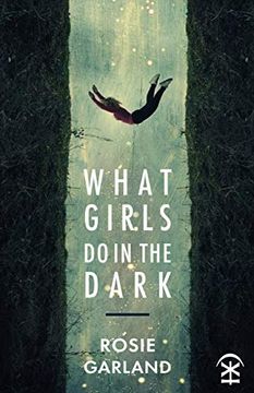 portada What Girls do in the Dark (en Inglés)
