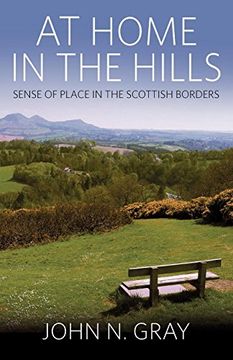 portada At Home in the Hills: Sense of Place in the Scottish Borders (en Inglés)