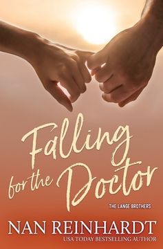 portada Falling for the Doctor (en Inglés)