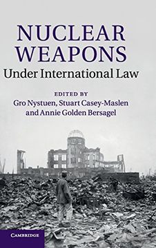 portada Nuclear Weapons Under International law (en Inglés)
