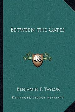 portada between the gates (en Inglés)
