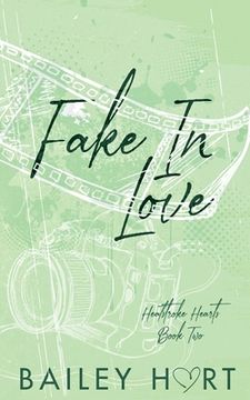 portada Fake in Love: An Enemies to Lovers Romance (en Inglés)