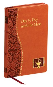 portada Day by Day with the Mass (in English)