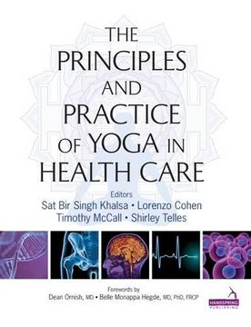 portada Principles and Practice of Yoga in Health Care (en Inglés)