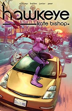 portada Hawkeye: Kate Bishop Vol. 1 - Team Spirit (en Inglés)