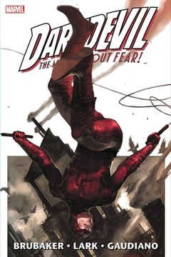 portada Daredevil by Brubaker & Lark Omnibus Vol. 1 (Daredevil Omnibus)