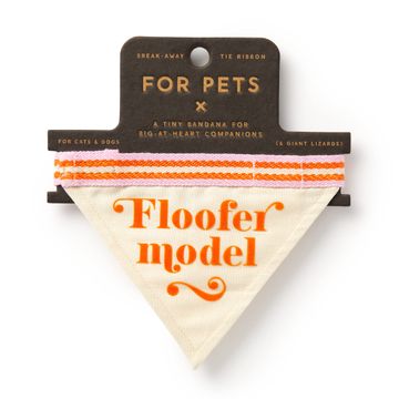 portada Brass Monkey Floofer Model – Small pet Bandana Vintage Inspired Fashion Accessory for Small Cats and Dogs