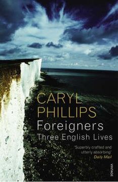 portada foreigners: three english lives (en Inglés)