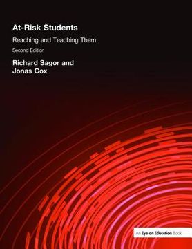 portada At Risk Students: Reaching and Teaching Them (en Inglés)