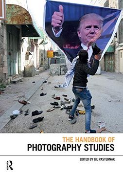 portada The Handbook of Photography Studies (en Inglés)