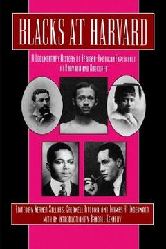 portada blacks at harvard: a documentary history of african-american experience at harvard and radcliffe (en Inglés)
