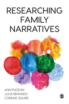 portada Researching Family Narratives