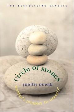 portada Circle of Stones: Woman's Journey to Herself (in English)