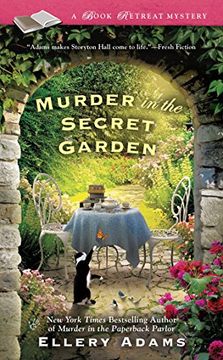 portada Murder in the Secret Garden (a Book Retreat Mystery) (en Inglés)