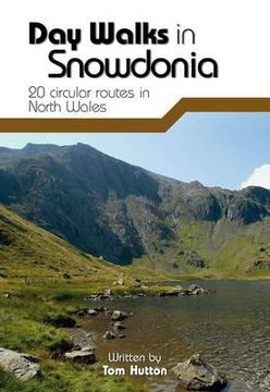 portada day walks in snowdonia: 20 circular routes in north wales (en Inglés)